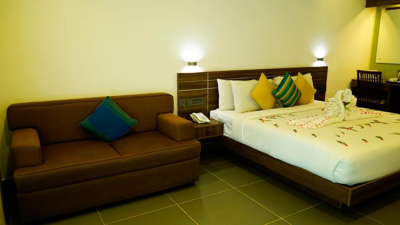 Silver Storm Resort Athirappilly Exterior foto