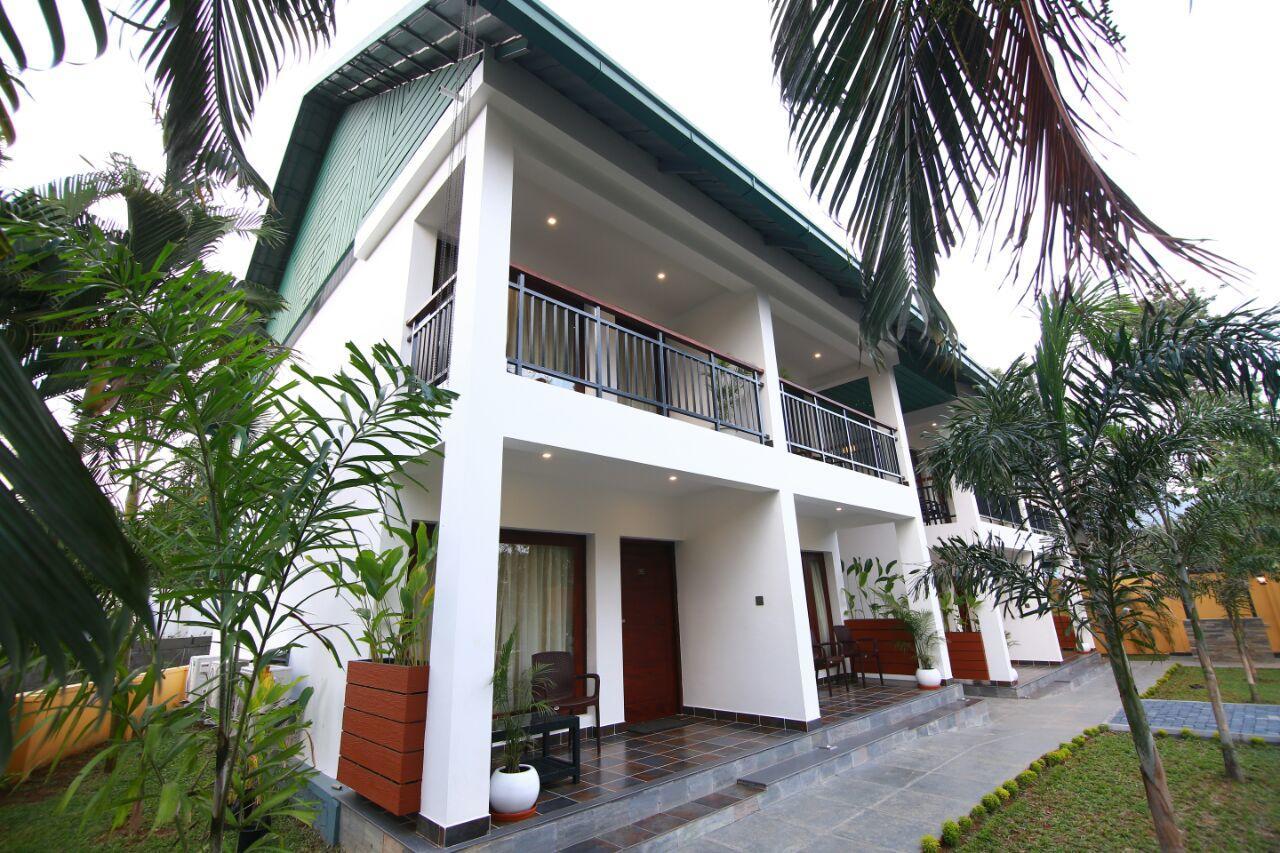 Silver Storm Resort Athirappilly Exterior foto