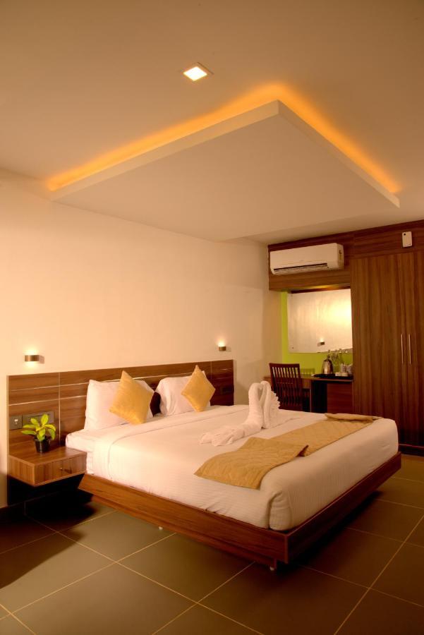 Silver Storm Resort Athirappilly Exterior foto